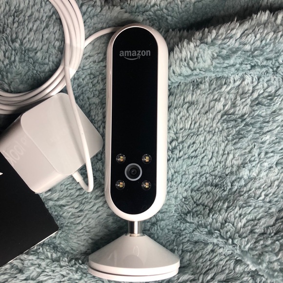 Amazon Echo look camera - Picture 2 of 6